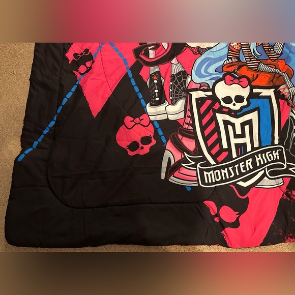 Girls Room Mattel Monster High Reversible Twin Full Comforter 72” X 86” - Picture 5 of 15